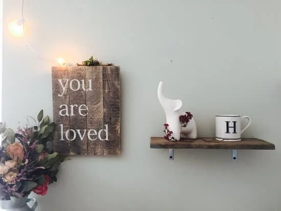 Sleek and stylish desk decoration ideas to enhance your at-home workspace