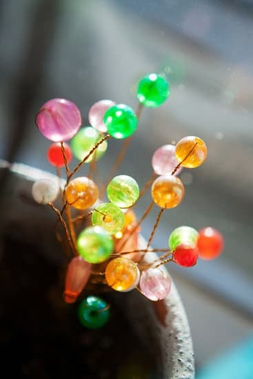 Step-by-step guide on How to DIY Home Decor for a creative and personalized touch