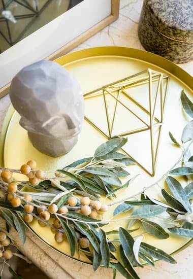 Step-by-step guide on how to decorate your home for a wedding