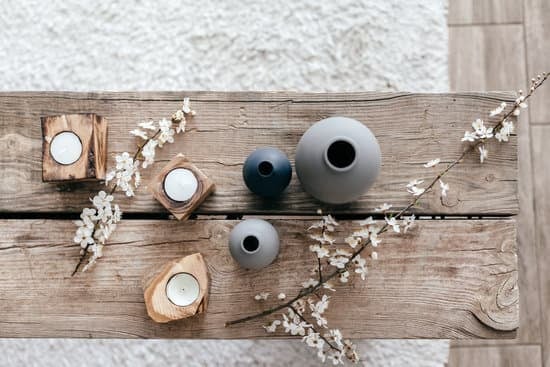 Step-by-step guide on how to decorate a charming cottage home with rustic accents