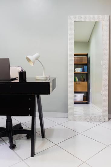 Step-by-step guide on how to decorate your home with a mid-century modern style