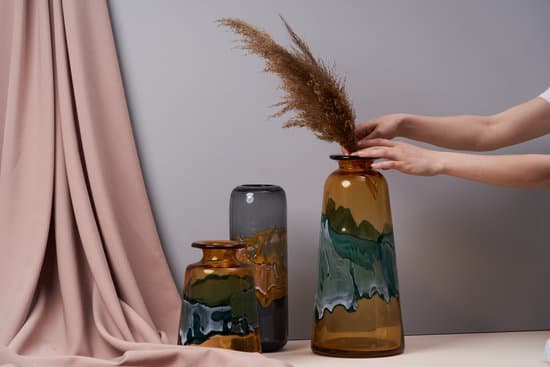 How to decorate my desk at home with simple and stylish ideas