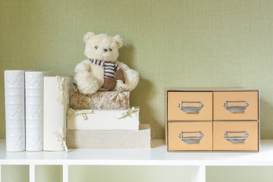 How to Decorate Your Home Entrance: Tips & Ideas for Creating an Inviting Entryway