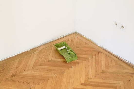 Simplified and efficient organization tips for transforming a small home office space