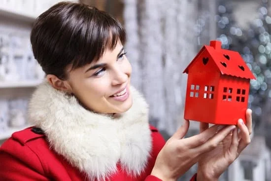 Step-by-step guide on how to decorate the exterior of your home for a visually appealing and inviting look