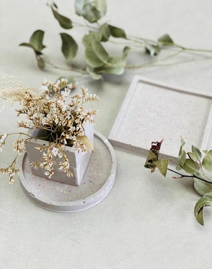 Suggested bridal shower decorations and ideas for hosting an elegant and memorable celebration at home