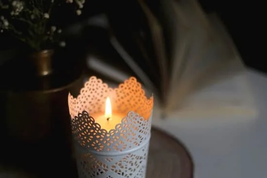 Step-by-step guide on how to decorate your first home, including tips and inspiration