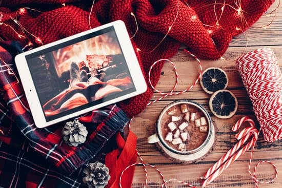 Step-by-step guide: How to Decorate a Home for Christmas with festive ornaments and greenery