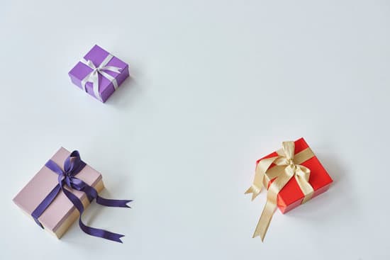 Step-by-step guide on how to decorate a cozy home with expert tips and ideas