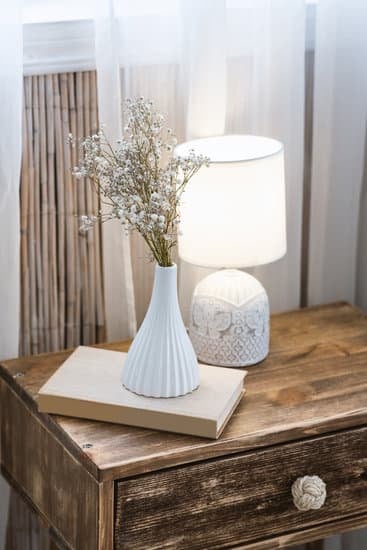 Step-by-step guide on how to decorate a charming cottage style home