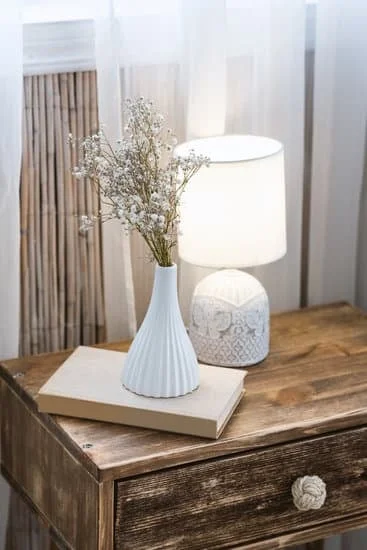 Step-by-step guide on how to decorate a charming cottage style home