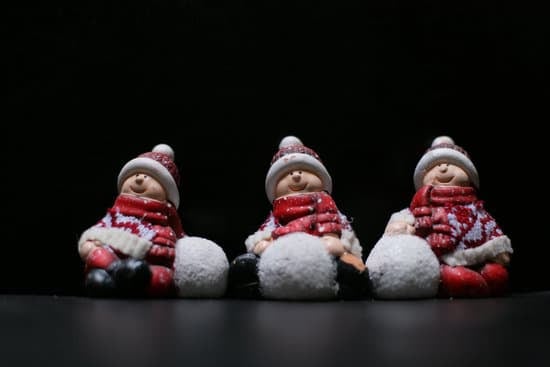 Alt text suggestion: Step-by-step guide on how to decorate my iPhone home screen with personalized apps and wallpapers