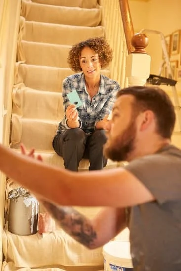 Step-by-step guide on how to decorate an older home with timeless charm and style