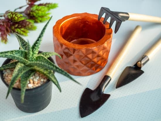 How to Decorate Dandiya at Home: Colorful Garba Sticks DIY