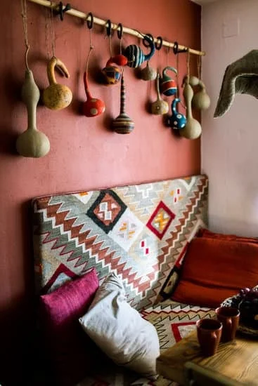 How to Decorate Your Home for Christmas on a Budget: Creative DIY Decor Ideas