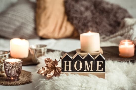 How to Decorate Home for Christmas Party 1 Step-by-step guide on how to decorate home for Christmas party using festive themed decorations