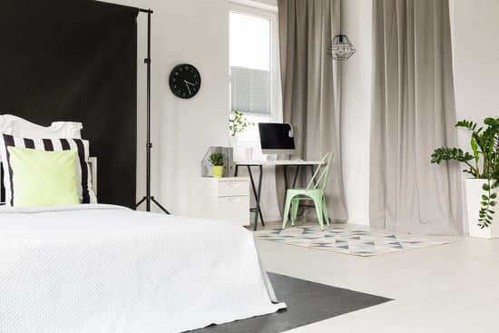 How to Decorate Home with Christmas Lights: Festive Tips for Creating a Cozy Holiday Atmosphere