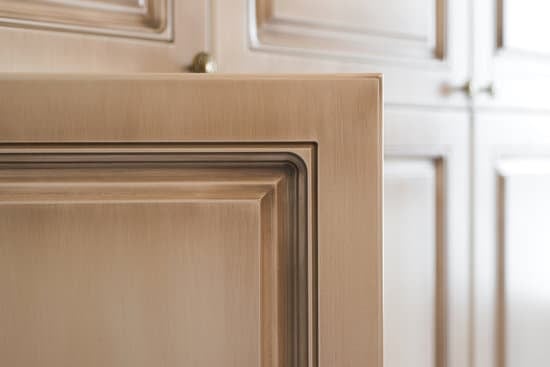 How to Decorate Victorian Home 1 Step-by-step guide on how to decorate Victorian home interiors with ornate furniture and intricate patterns