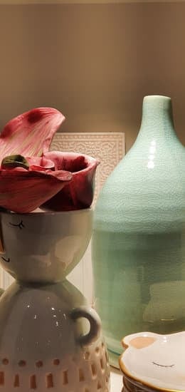 Step-by-step guide on how to decorate with balloons at home for vibrant party decor