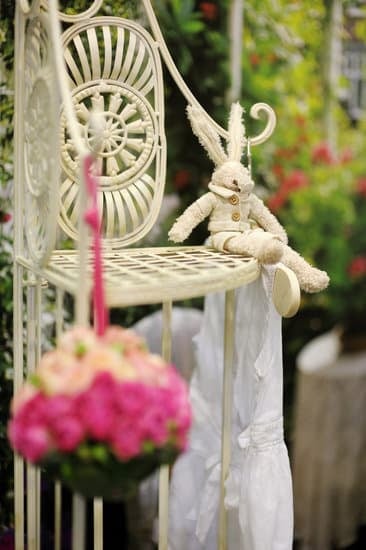 Discover where to get home decor cheap at budget-friendly stores and online retailers