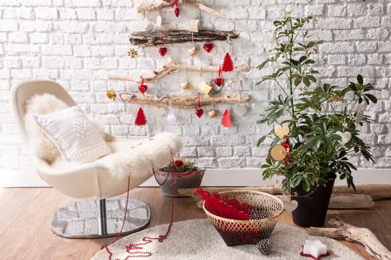 How to Decorate Your Home for Xmas: Festive holiday ornaments, lights, and DIY decorations for a merry atmosphere
