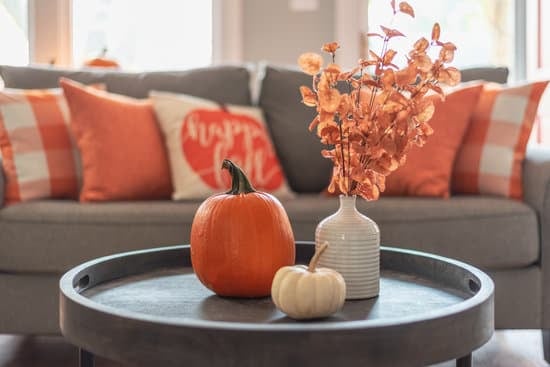 Step-by-step guide on how to decorate my home for Thanksgiving