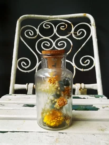 How to decorate a pot at home: colorful painting, unique patterns, and DIY designs