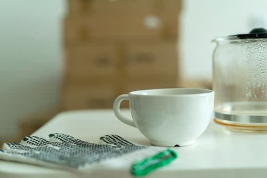 Step-by-step guide on how to start a home decor items business from scratch