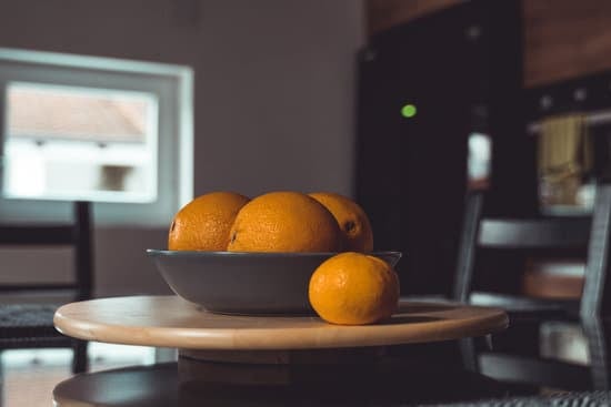 Step by step guide on how to sell home decor successfully online and offline