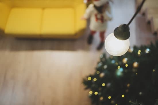 Stylish Must-Have Decor for Home: Trendy accent pieces, art, and cozy textiles