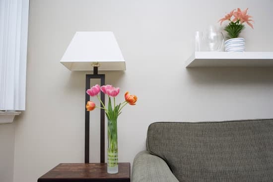 Step-by-step guide on how to decorate mirror frame at home using affordable materials