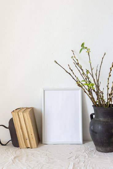 How to Decorate Homemade Cake: Step-by-step guide to decorating a delicious homemade cake for any occasion