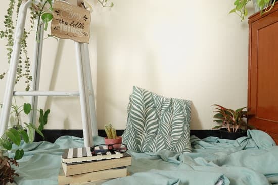 Step-by-Step Guide on How to Start an Online Home Decor Business Successfully