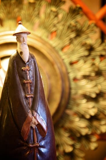 Step-by-step guide on how to start a home decorating business successfully