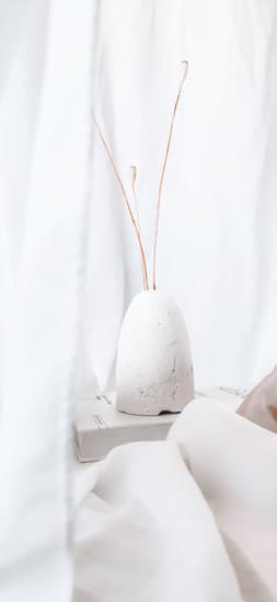 Step-by-step guide: How to make paper Christmas decorations at home