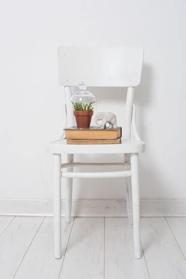 Does at home have Christmas decorations - Festive holiday decor at home