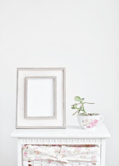 Become a home decorator by gaining experience in interior design and honing your creative skills