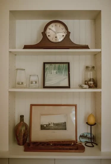 North American home decor styles showcase a blend of modern and traditional influences