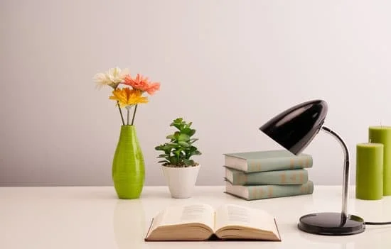How can I decorate homes: Career tips for aspiring interior designers