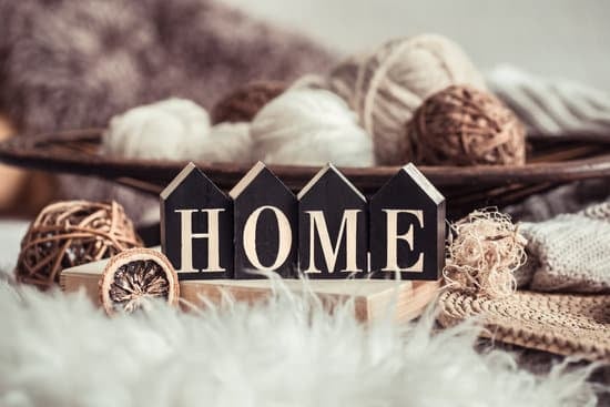 Step-by-step guide for applying Plaid Folk Art Home Decor White Wax for a beautiful, rustic finish