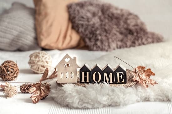 Step-by-step guide on how to decorate a craftsman style home with timeless and natural elements