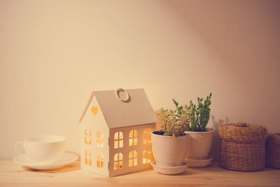 Step-by-step guide on how to decorate a home painted dark gray for a modern and cozy feel