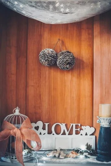 Step-by-step guide on how to decorate a newly built home with modern and chic design ideas