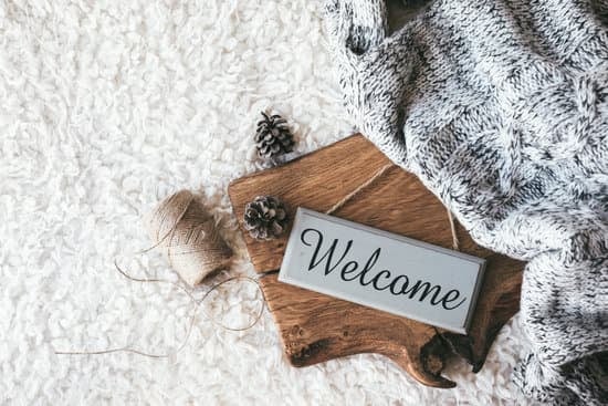 cozy interiors with vintage charm and natural materials