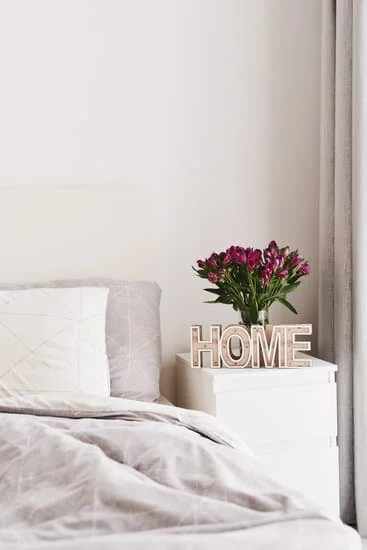 How to Decorate a 1800 Home with Vintage Elegance