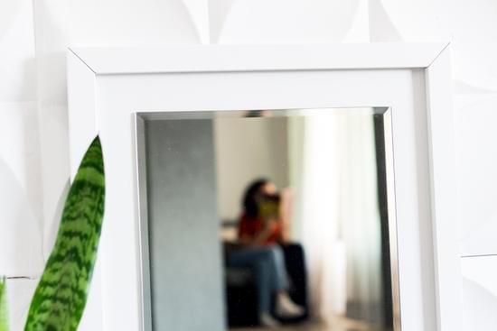 Inspiring ideas on how to decorate a small hall in your home effectively