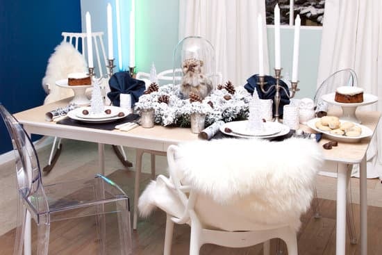 Decorate ledges in homes with stylish ornaments and artwork - HOW TO DECORATE LEDGES IN HOMES