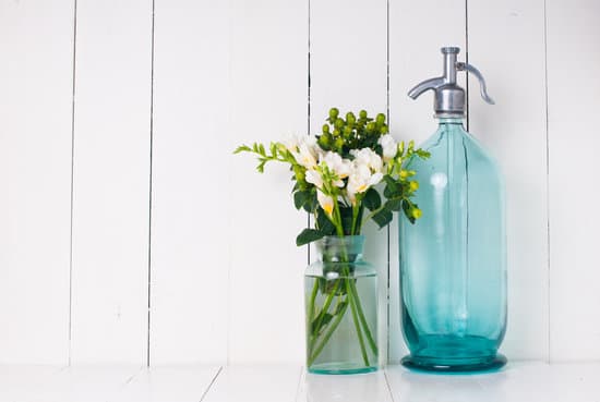 tips for achieving minimalist, cozy design