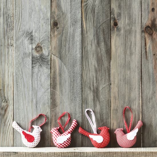 Step-by-step guide on how to learn how to decorate homes for an income