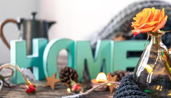Create a cozy vibe outdoors with country style home decor